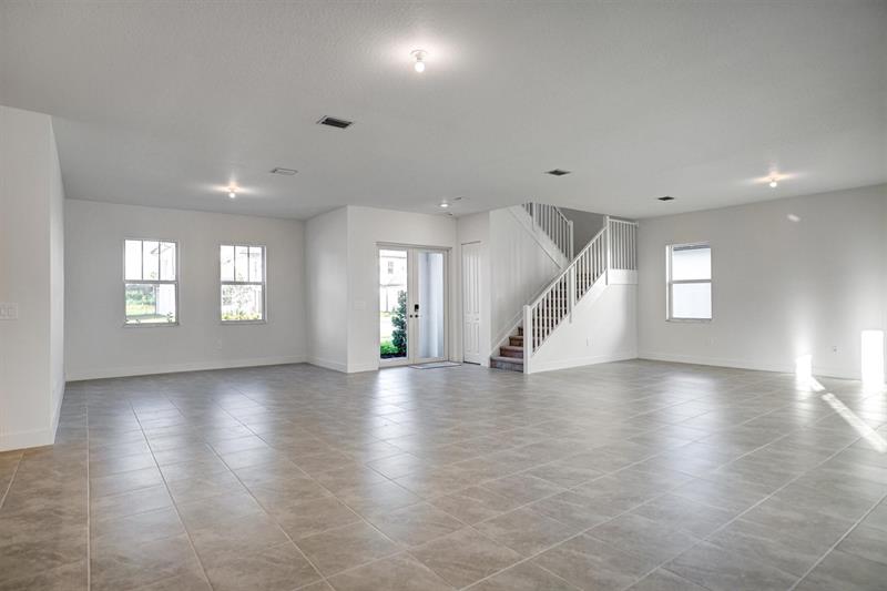 Image 17 of 97 For 12328 43 Street
