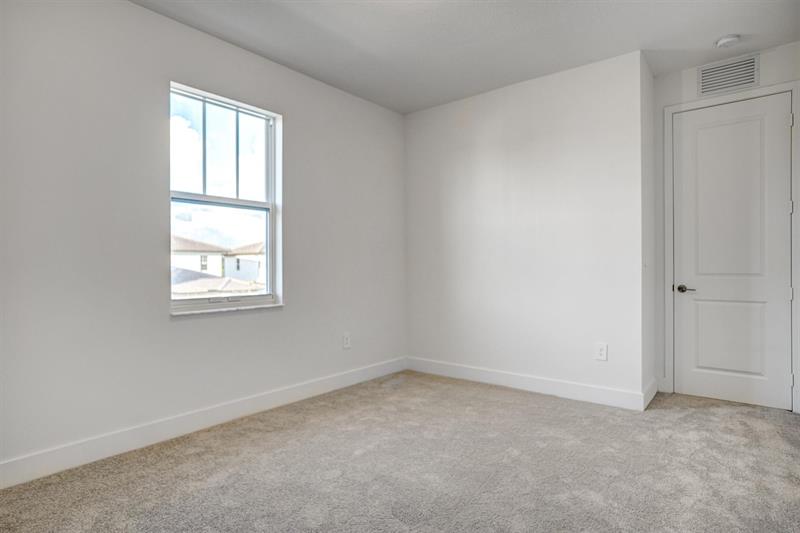 Image 31 of 97 For 12328 43 Street