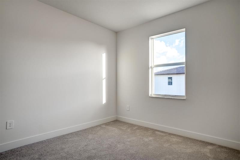 Image 40 of 97 For 12328 43 Street