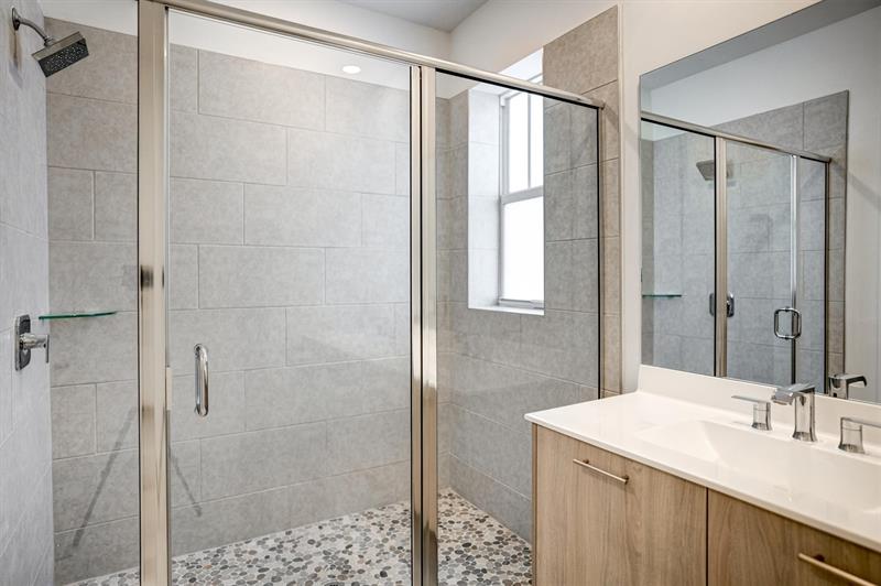 Image 48 of 97 For 12328 43 Street