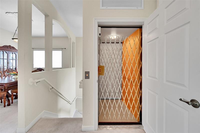 Image 10 of 44 For 7921 Exeter Blvd  202