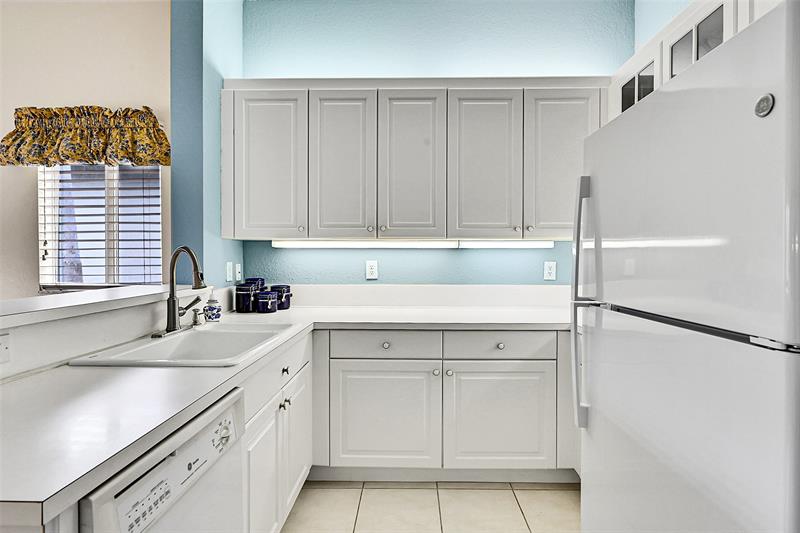 Image 16 of 44 For 7921 Exeter Blvd  202