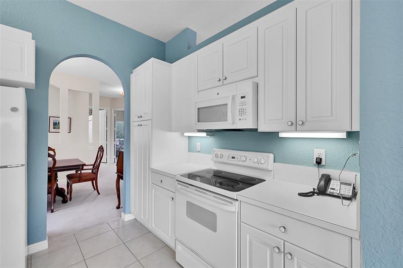 Image 19 of 44 For 7921 Exeter Blvd  202