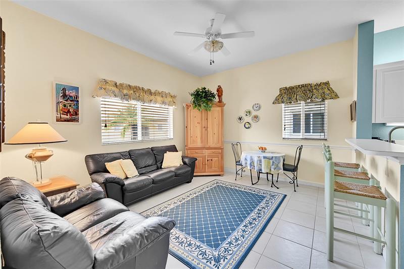 Image 21 of 44 For 7921 Exeter Blvd  202