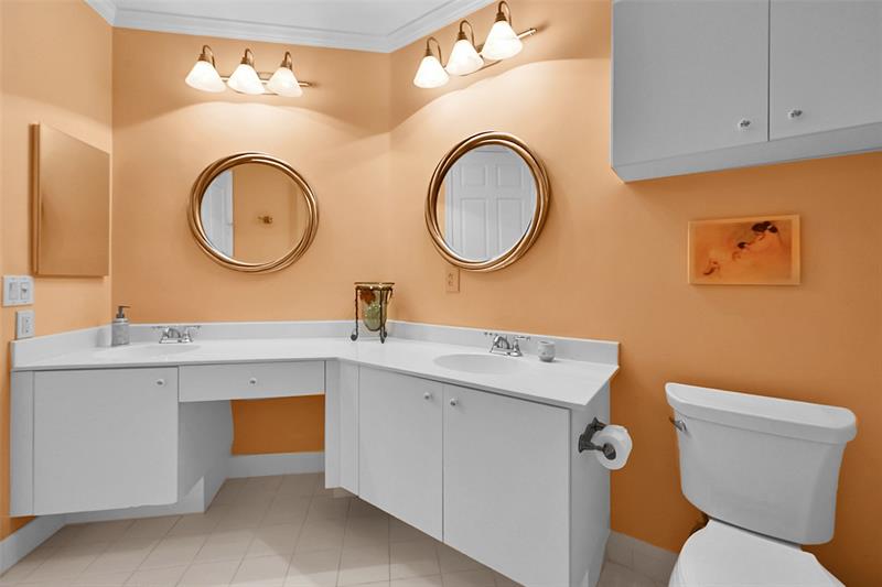 Image 36 of 44 For 7921 Exeter Blvd  202