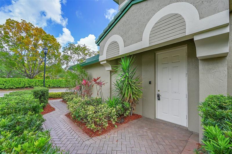 Image 6 of 44 For 7921 Exeter Blvd  202