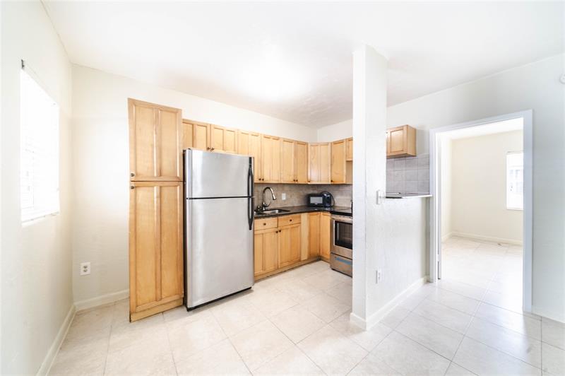 Image 12 of 21 For 3615 Thomas Ave  15