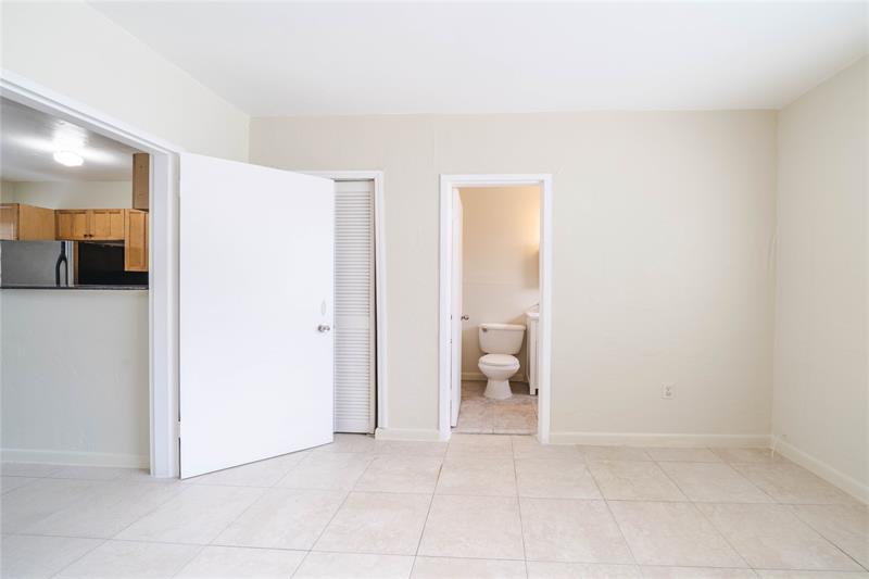Image 14 of 21 For 3615 Thomas Ave  15