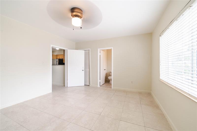 Image 16 of 21 For 3615 Thomas Ave  15