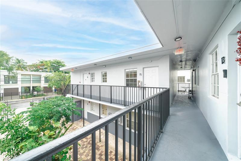 Image 4 of 21 For 3615 Thomas Ave  15