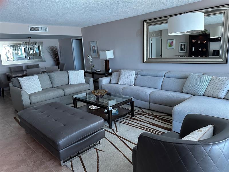 Image 3 of 14 For 4100 Galt Ocean Dr  611