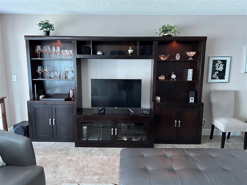 Image 4 of 14 For 4100 Galt Ocean Dr  611