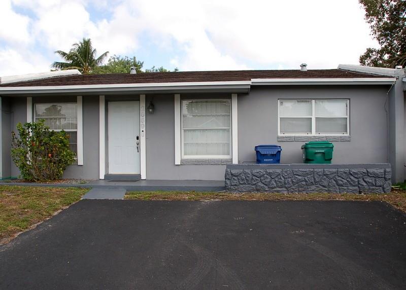 Details for 2859 197th Ter, Miami Gardens, FL 33056