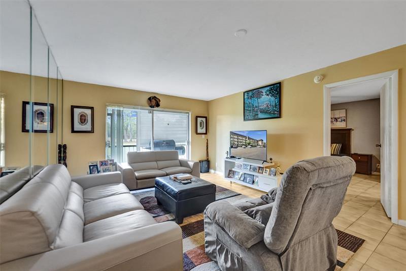 Image 11 of 33 For 6200 44th St  103