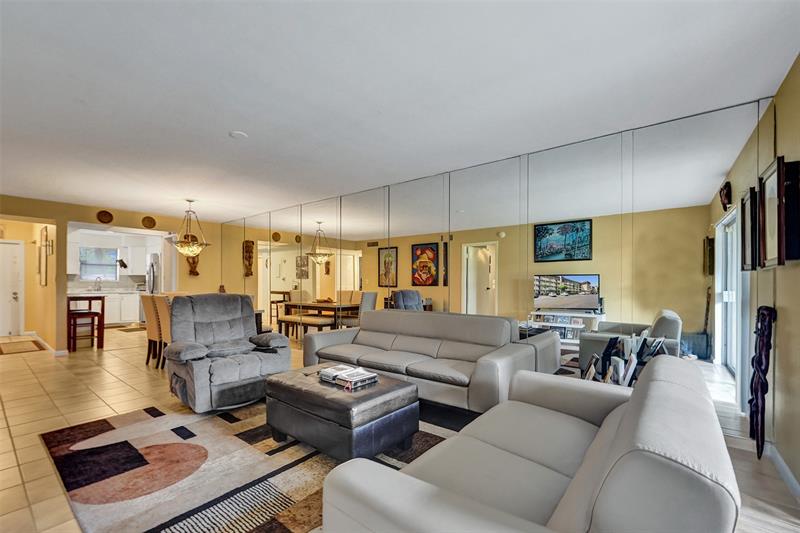 Image 12 of 33 For 6200 44th St  103