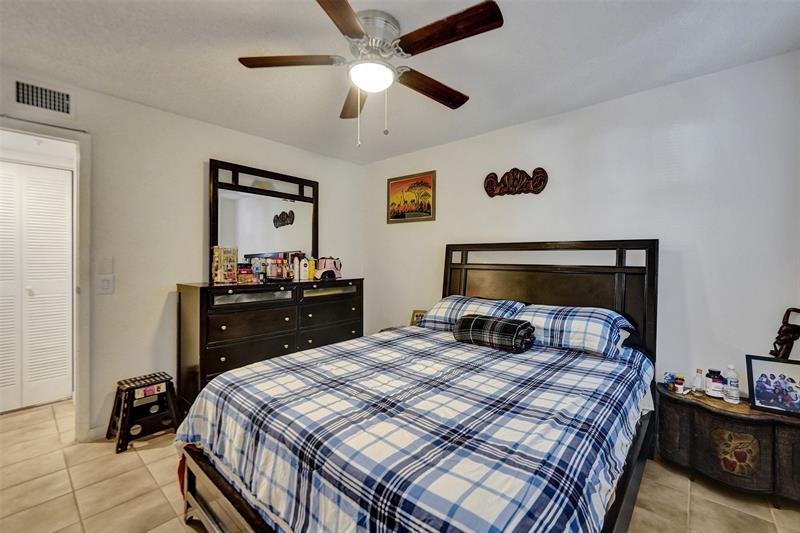 Image 22 of 33 For 6200 44th St  103