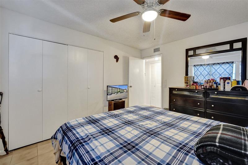 Image 23 of 33 For 6200 44th St  103