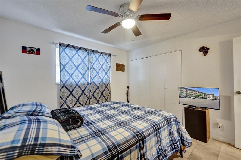 Image 24 of 33 For 6200 44th St  103