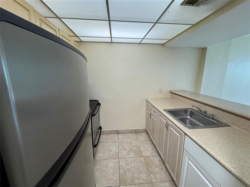 Image 4 of 12 For 4222 Inverrary Blvd  4306