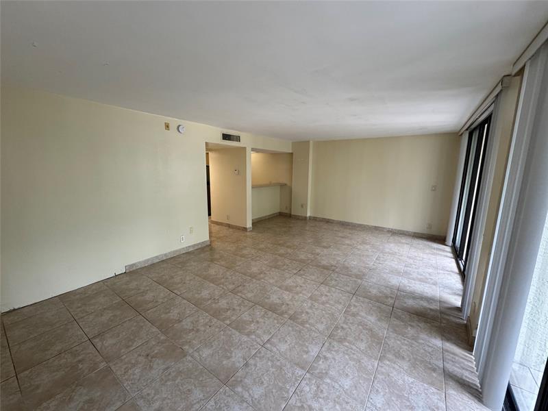 Image 7 of 12 For 4222 Inverrary Blvd  4306