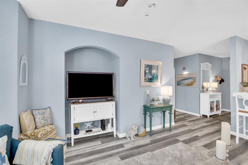 Image 14 of 49 For 5020 Fairways Cir  J107