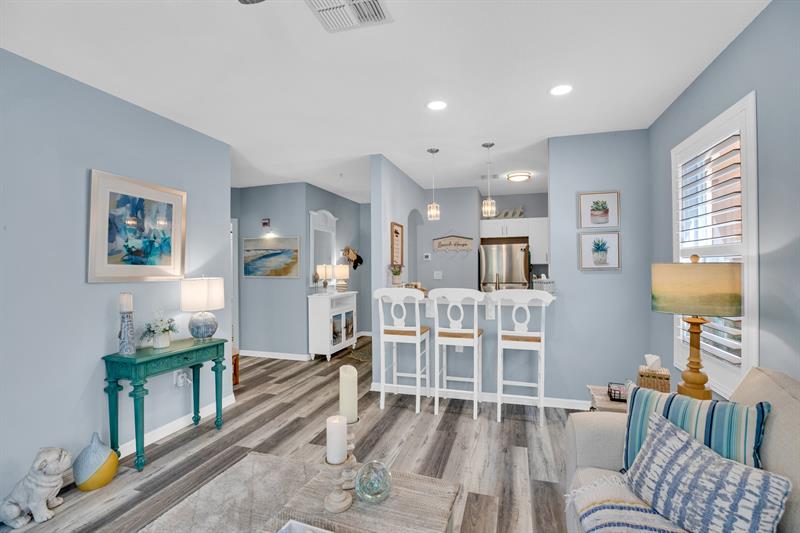 Image 15 of 49 For 5020 Fairways Cir  J107