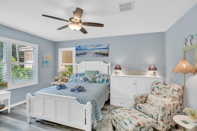 Image 16 of 49 For 5020 Fairways Cir  J107