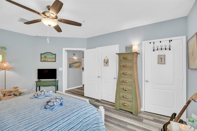 Image 18 of 49 For 5020 Fairways Cir  J107