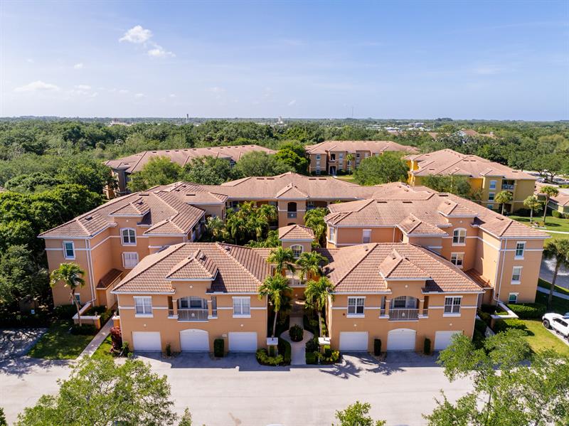 Image 2 of 49 For 5020 Fairways Cir  J107