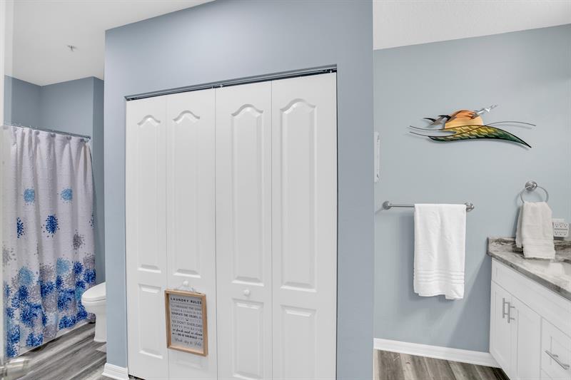 Image 20 of 49 For 5020 Fairways Cir  J107