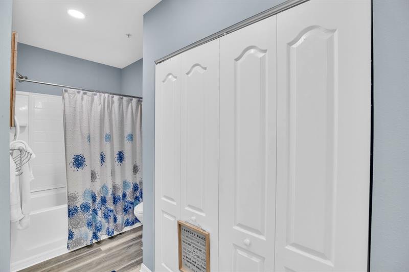 Image 21 of 49 For 5020 Fairways Cir  J107