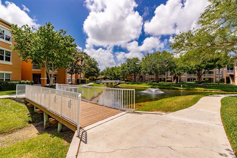 Image 29 of 49 For 5020 Fairways Cir  J107