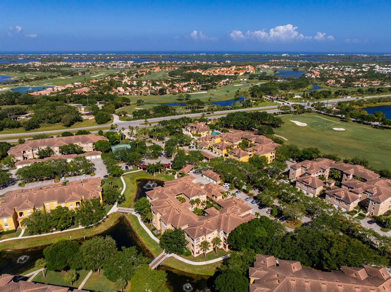 Image 34 of 49 For 5020 Fairways Cir  J107
