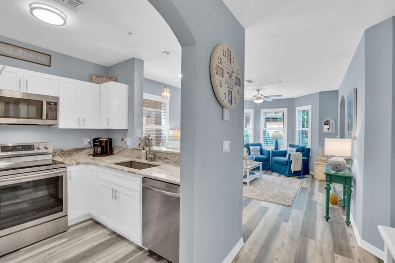 Image 4 of 49 For 5020 Fairways Cir  J107