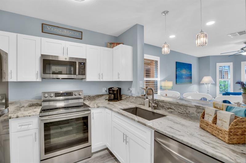 Image 5 of 49 For 5020 Fairways Cir  J107