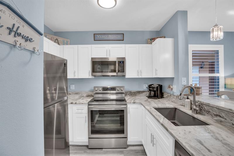 Image 6 of 49 For 5020 Fairways Cir  J107