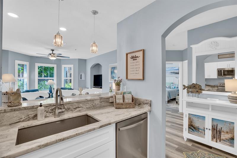 Image 7 of 49 For 5020 Fairways Cir  J107