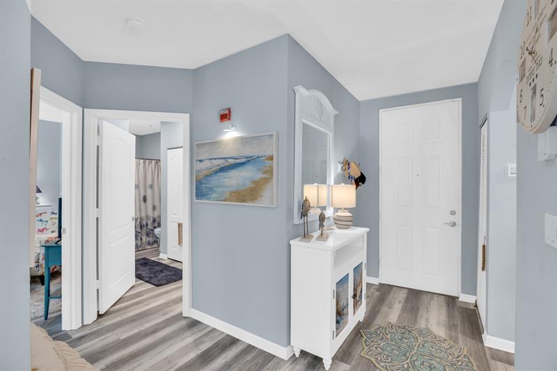Image 8 of 49 For 5020 Fairways Cir  J107
