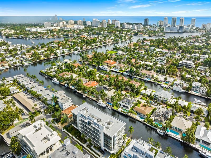 Image 40 of 42 For 160 Isle Of Venice Dr  203