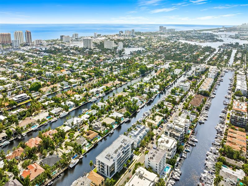 Image 41 of 42 For 160 Isle Of Venice Dr  203
