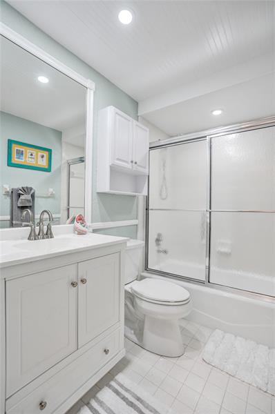 Image 18 of 32 For 1750 39th Ct  807