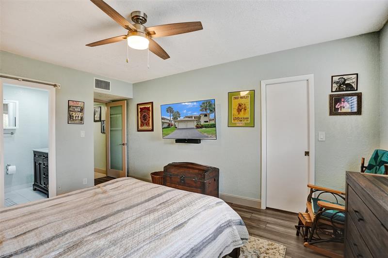 Image 21 of 32 For 1750 39th Ct  807