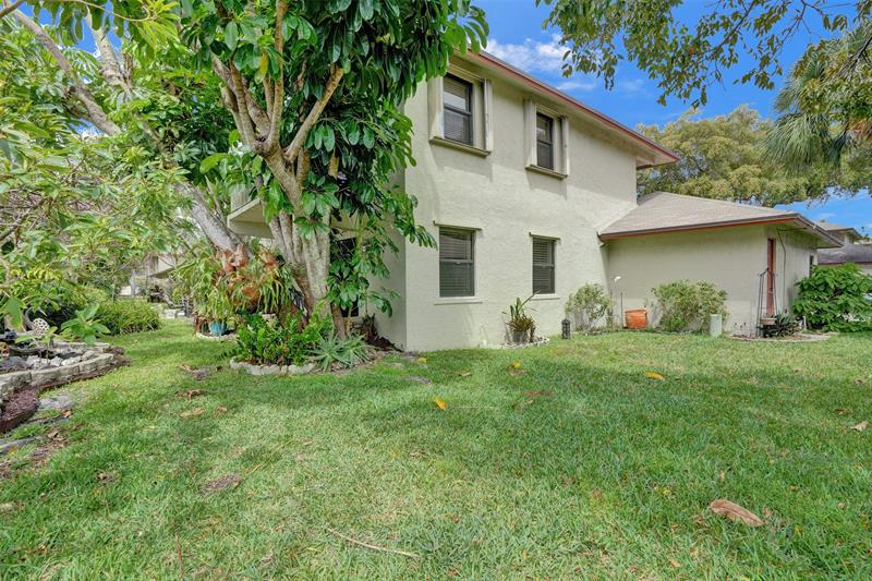 Image 25 of 32 For 1750 39th Ct  807