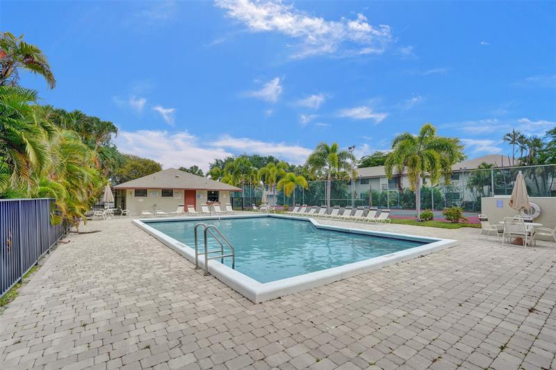 Image 27 of 32 For 1750 39th Ct  807