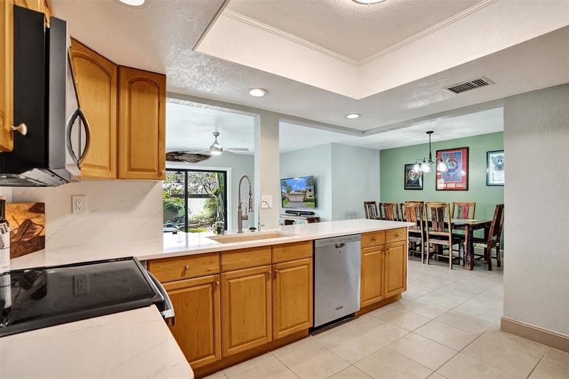 Image 9 of 32 For 1750 39th Ct  807