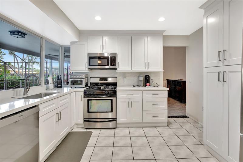 Image 16 of 43 For 11851 37th St