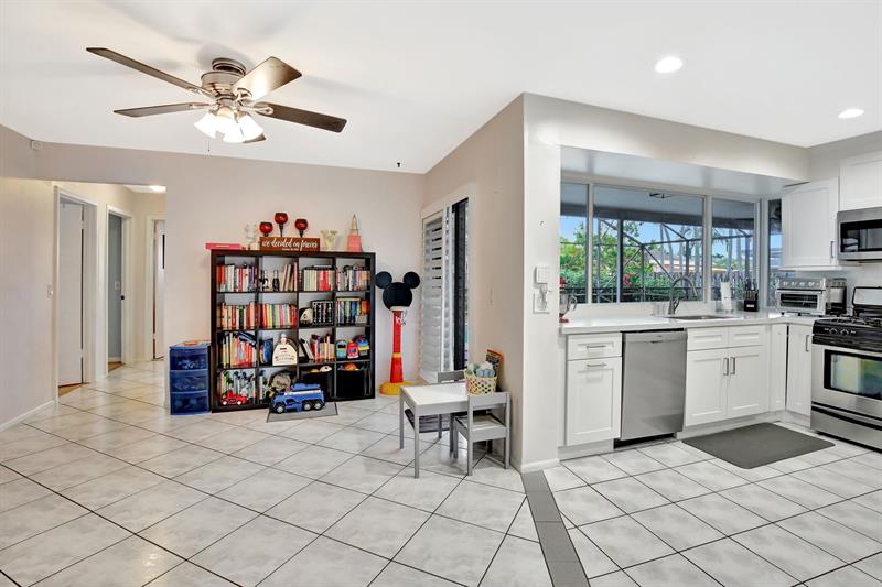 Image 19 of 43 For 11851 37th St