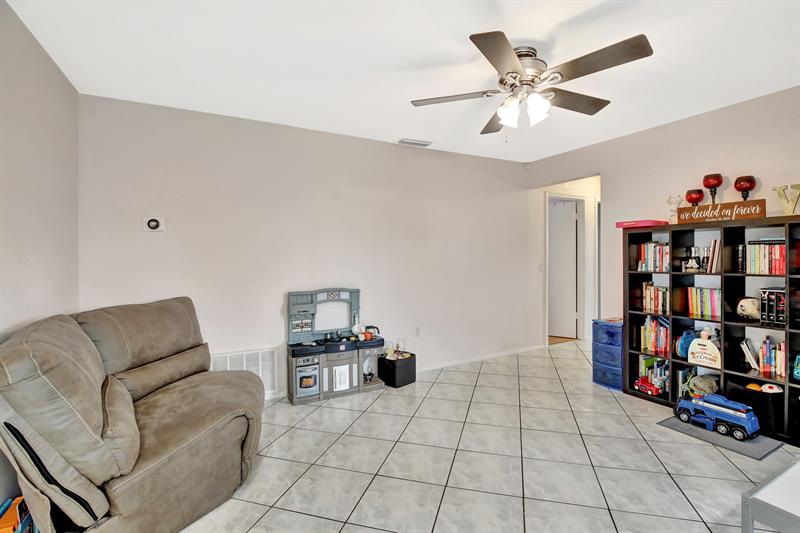 Image 20 of 43 For 11851 37th St