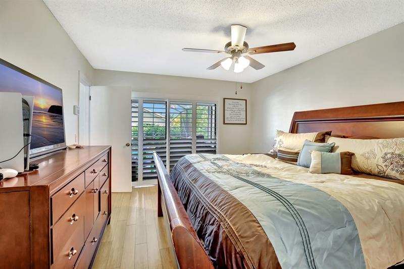 Image 23 of 43 For 11851 37th St
