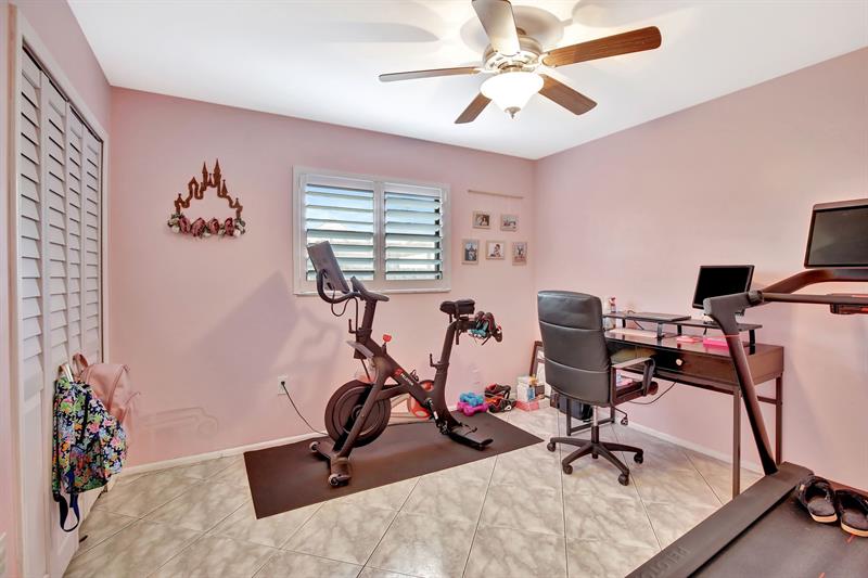 Image 34 of 43 For 11851 37th St